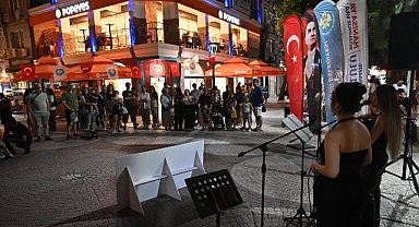 Akustik Yaz Akşamları İle Müziğin Ritmi Manisa Sokaklarında