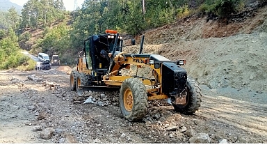 Alanya’da kırsal mahalle yollarına yaz bakımı