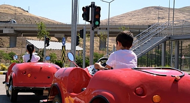 Asarlık Trafik Eğitim Parkuru'nda Her Gün 50 Çocuk Kuralları Öğreniyor