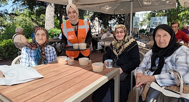 Aşure bereketi Saygınlar Kulübü’ne taşındı