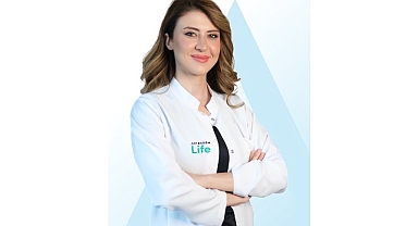 Aynada Gördüğünüz Kırışıklıkların Gerçek Nedeni Yaşlılık Değil!