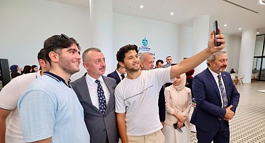 Bakan Çiftçi’den Alev Alatlı Kütüphanesi’ne tam not; “Yeter ki siz okuyun, çalışın”