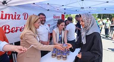Bakırköy Belediyesi’nden Binlerce Kişiye Aşure İkramı