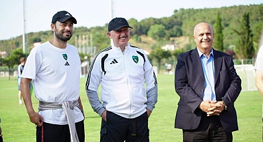 Başkan Büyükakın’dan Kocaelispor’a moral