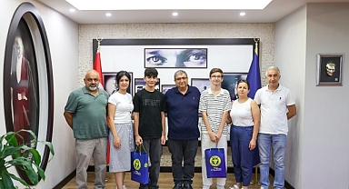 Başkan Vekili Benzer LGS şampiyonlarını ağırladı