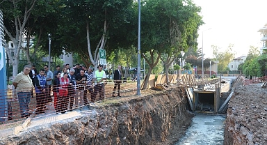 Başkan Vekili Özdemir Konyaaltı’nda devam eden altyapı yatırımlarını inceledi