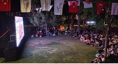 Bayraklı'da Açık Hava Sinema Günleri Devam Ediyor