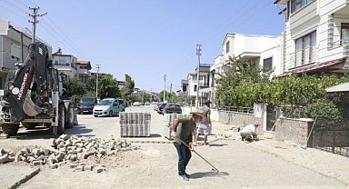 Burhaniye Belediyesi Fen İşleri Ekipleri Çalışmalarını Sürdürüyor