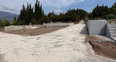 Büyükşehir ekiplerinden ilçe mezarlıklarında çalışma