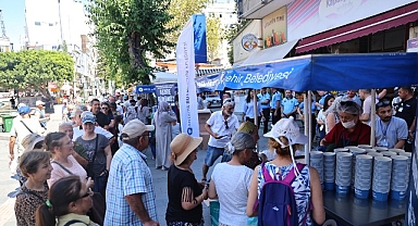 Büyükşehir’in aşure ikramları sürüyor