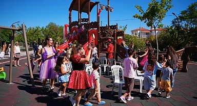 Çeşme’de yenilenen parklarda yaz boyu şenlik var