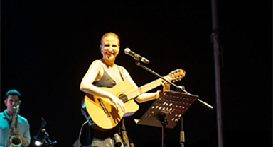 Çim Konserleri İzmirlileri müzikle buluşturmaya devam ediyor
