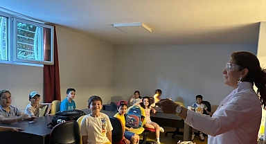 Çocuklar yaz tatilinde eğlenerek öğreniyor