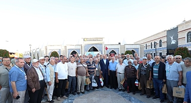 Hatırdan Hatıraya Kültür Turlarına Katılan Emeklilerle Buluşan Başkan Altay: “İyi ki Konya’da Yaşıyoruz, İyi ki Sizlere Hizmet Ediyoruz”