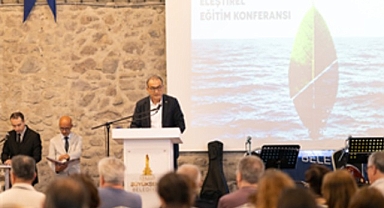 İzmir’deki uluslararası eleştirel eğitim zirvesi başladı