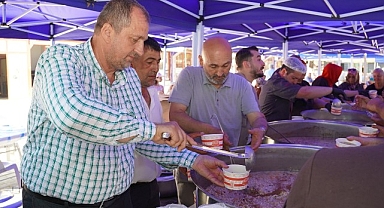 İznik’te 5 Bin Kişilik Aşure İkramı