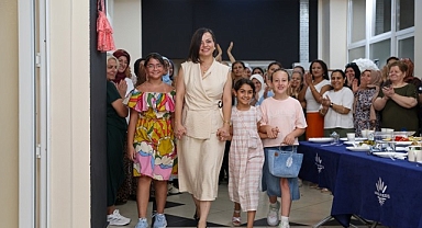 Karabağlar Belediyesi Tekstil Akademi'de Mezuniyet Gururu
