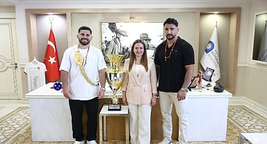 Kırkpınar Başpehlivanı Erkan Taş’a coşkulu karşılama