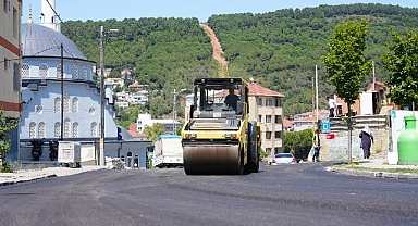 Maltepe’de asfalt mesaisi Başıbüyük’te sürüyor