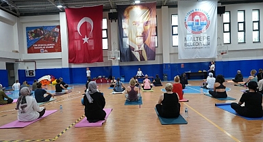 Maltepeli Kadınlara Ücretsiz Yoga Desteği