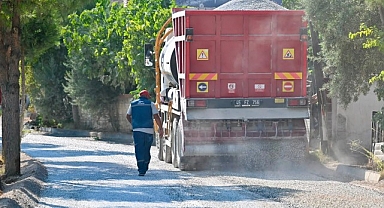 Manisa Büyükşehir Alaşehir’de Yol Konforunu Artırıyor