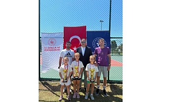 Osmangazi Belediyespor Teniste Gururlandırdı