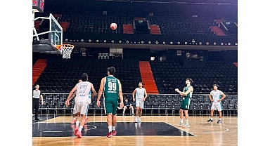 Üsküdar Üniversitesi basketbolda ikinci kez Türkiye şampiyonu!