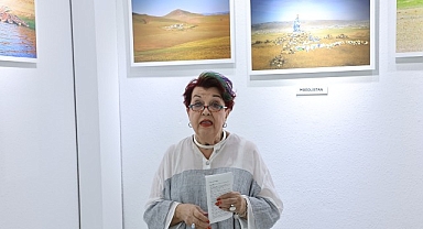 “Uzaklarda Bir Yerlerde” sergisi açıldı