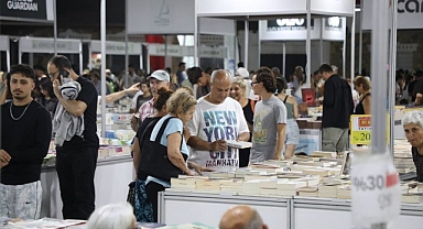 8. Edremit Kitap Fuarı Kitapseverlere kapılarını açtı