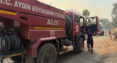 Aydın Büyükşehir Belediyesi Kuyucak'ta yangına müdahale ediyor