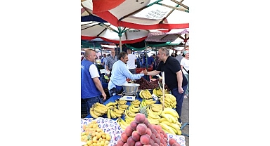 Başkan Özarslan Pazarda Gönüllere Dokundu, Talepleri Yerinde Çözdü