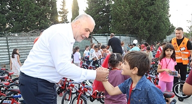 Başkan Sandıkçı'dan Davet: Tüm Çocuklar Hediyelerine Kavuşuyor