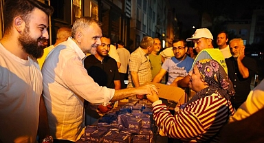 Başkan Vekili Akın’dan kandil simidi ikramı