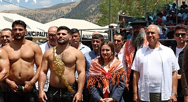 Başkan Vekili Özdemir Alanya Gökbel güreşlerine katıldı