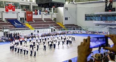 Büyükşehir’in Balkan dansları kursunda coşkulu final