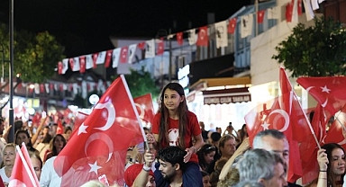 Çeşme’de 30 Ağustos Zafer Bayramı coşkuyla kutlandı