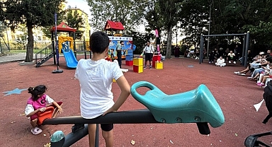 Çocuk tiyatroları yaz akşamlarını renklendirmeye devam ediyor