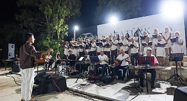Didim Belediyesi Halk Müziği Korosu konserine yoğun ilgi