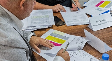 Eş-dost yok, şeffaflık ve liyakat var