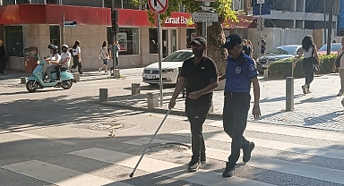 Görme engelli vatandaşa zabıtadan destek eli