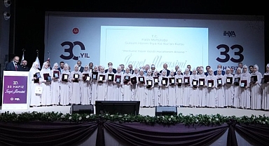 İhya Vakfı’nın 30. Yılında 33 Hafız İcazetlerini Aldı