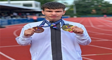 İzmirli milli atlet Özçelik’ten çifte gurur