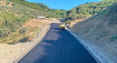 Karamürsel Dereköy’de bozulan yollar yenileniyor