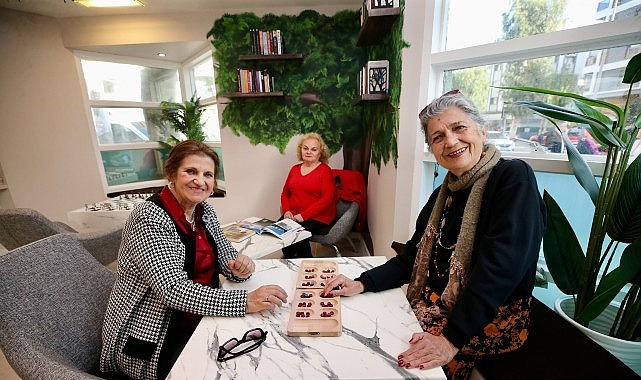 Karşıyaka’nın çınarları ‘Emekli Yaka’da buluşuyor