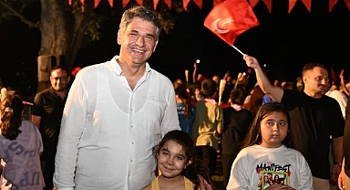Kartepe’de 30 Ağustos Coşkusu Fener Alayıyla Taçlandı
