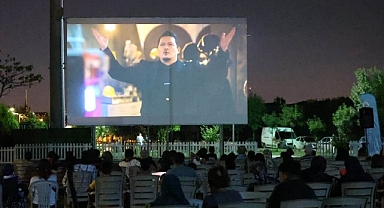 Kartepe’de Yıldızlar Altında Sinema Keyfi