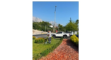 Kemer Atatürk Caddesi’nde peyzaj çalışması