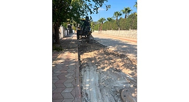 Kemer’de bozulan yollarda bakım ve onarım çalışması