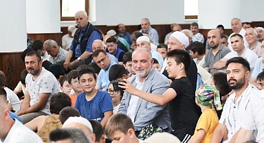 O İlçede Camiler Çocuklarla Doldu Taştı
