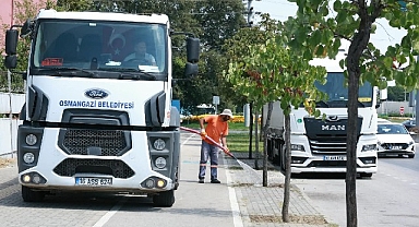 Osmangazi Belediyesi’nden Sıcak Havalarda Yeşil Alanlara Can Suyu